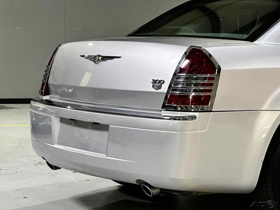 2006 Chrysler 300 (2005-2023) - Image 8 of 24