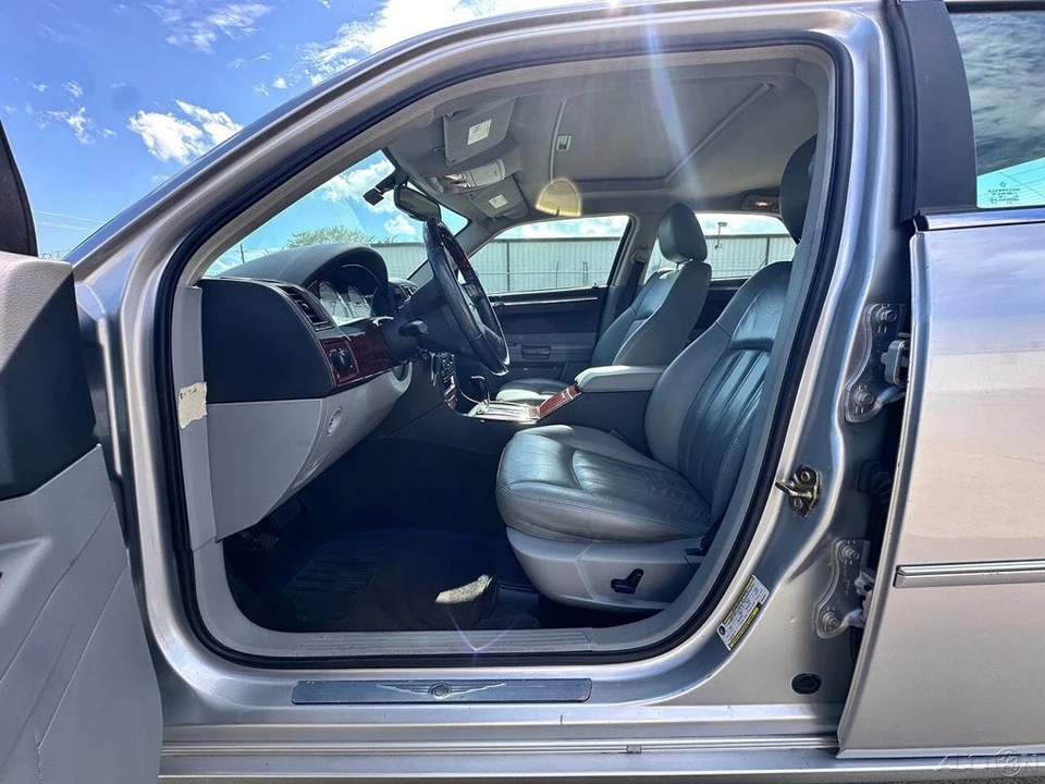 2006 Chrysler - Image 14 of 24