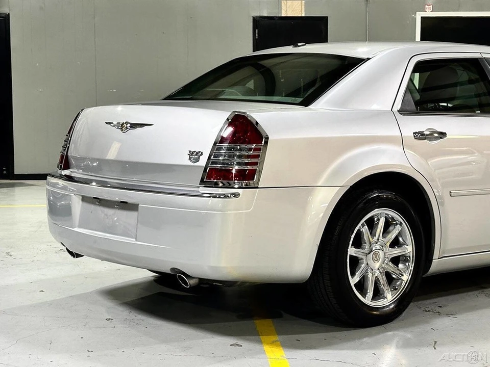 2006 Chrysler - Image 7 of 24