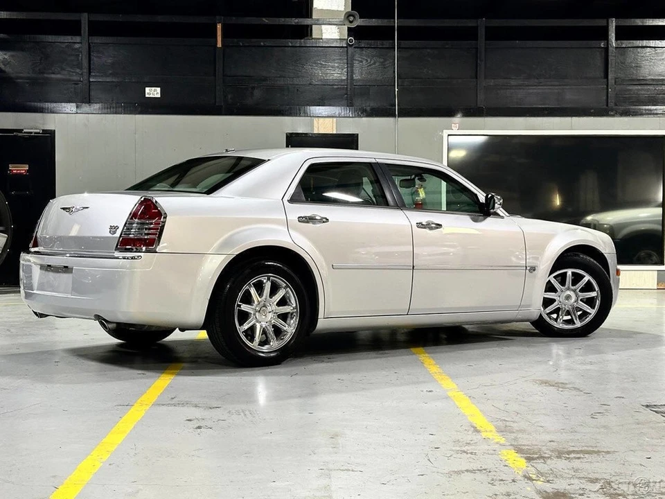 2006 Chrysler - Image 13 of 24