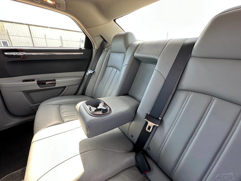 2006 Chrysler - Image 22 of 24