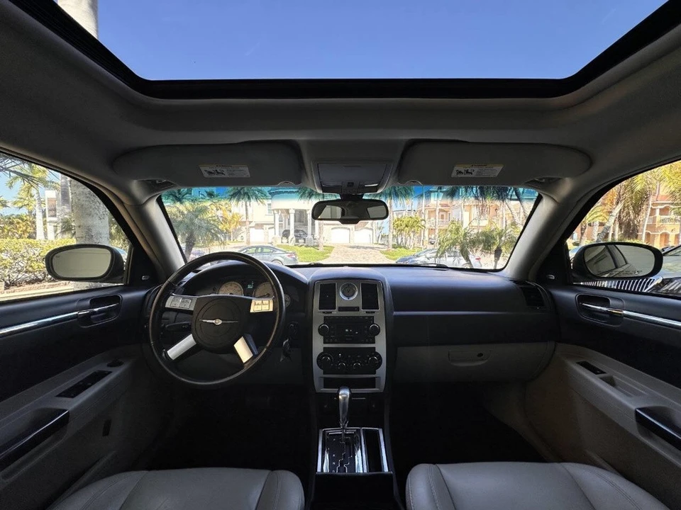 2006 Chrysler 300 (2005-2023) - Image 10 of 21