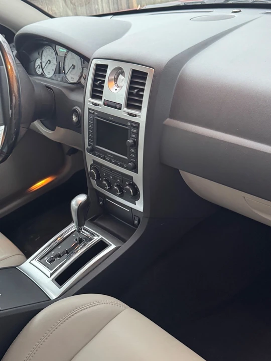 2006 Chrysler 300 (2005-2023) - Image 13 of 22