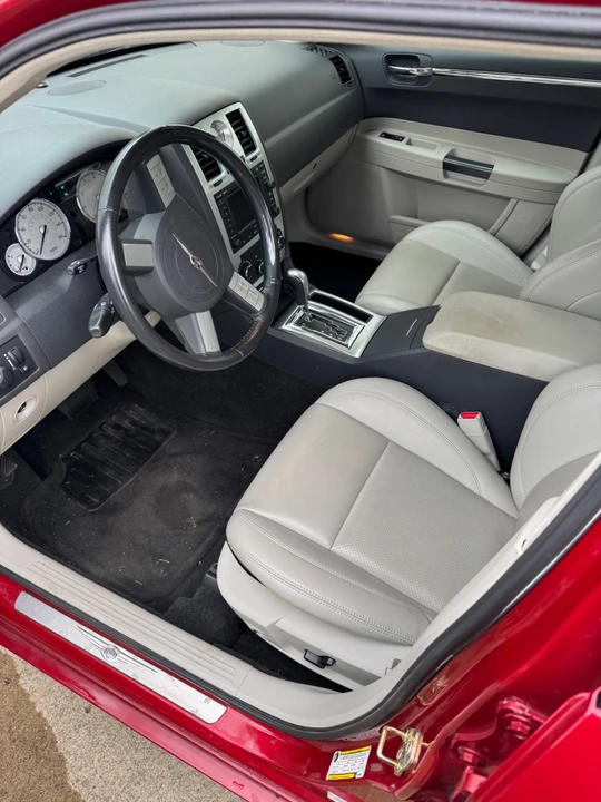 2006 Chrysler 300 (2005-2023) - Image 2 of 22