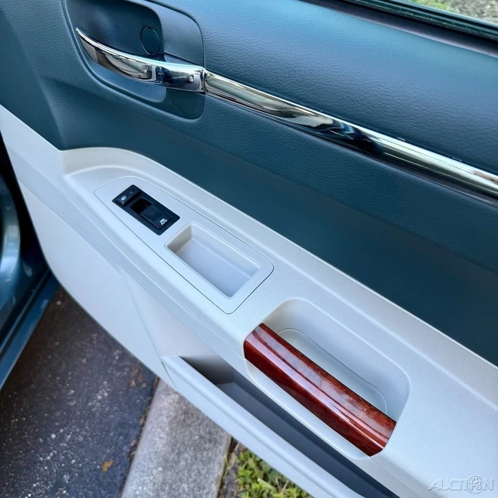 2006 Chrysler 300 (2005-2023) - Image 17 of 21