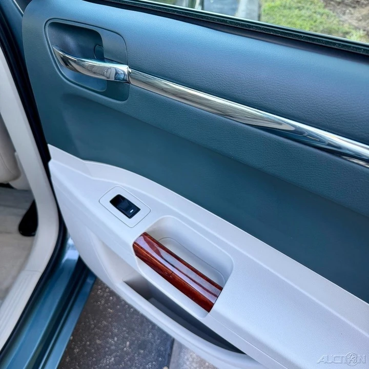 2006 Chrysler 300 (2005-2023) - Image 21 of 21