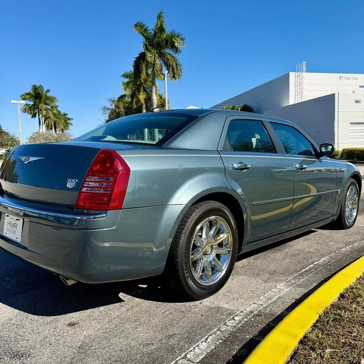 2006 Chrysler 300 (2005-2023) - Image 10 of 21