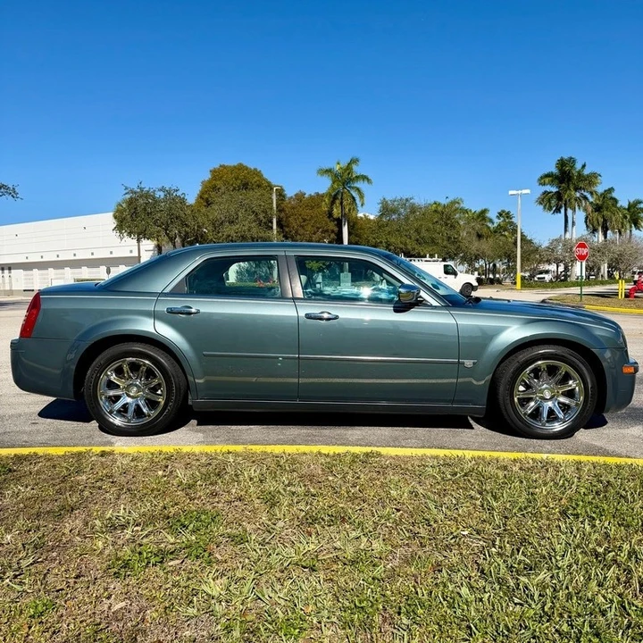 2006 Chrysler 300 (2005-2023) - Image 8 of 21