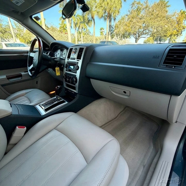 2006 Chrysler 300 (2005-2023) - Image 19 of 21