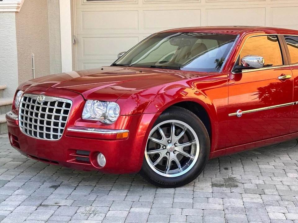 2006 Chrysler 300 (2005-2023) - Image 2 of 24