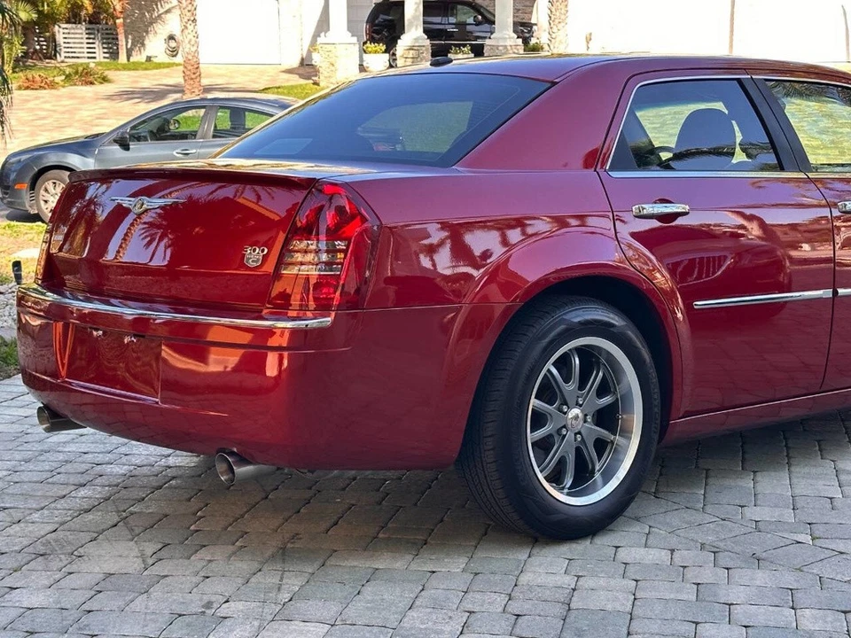 2006 Chrysler 300 (2005-2023) - Image 6 of 24