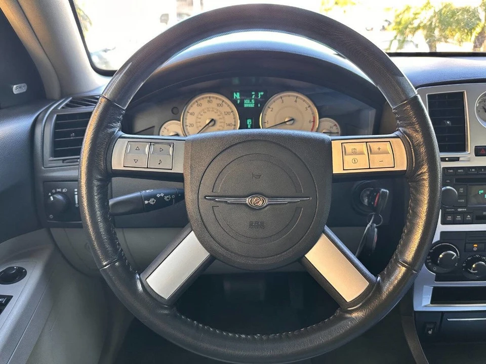 2006 Chrysler 300 (2005-2023) - Image 14 of 24