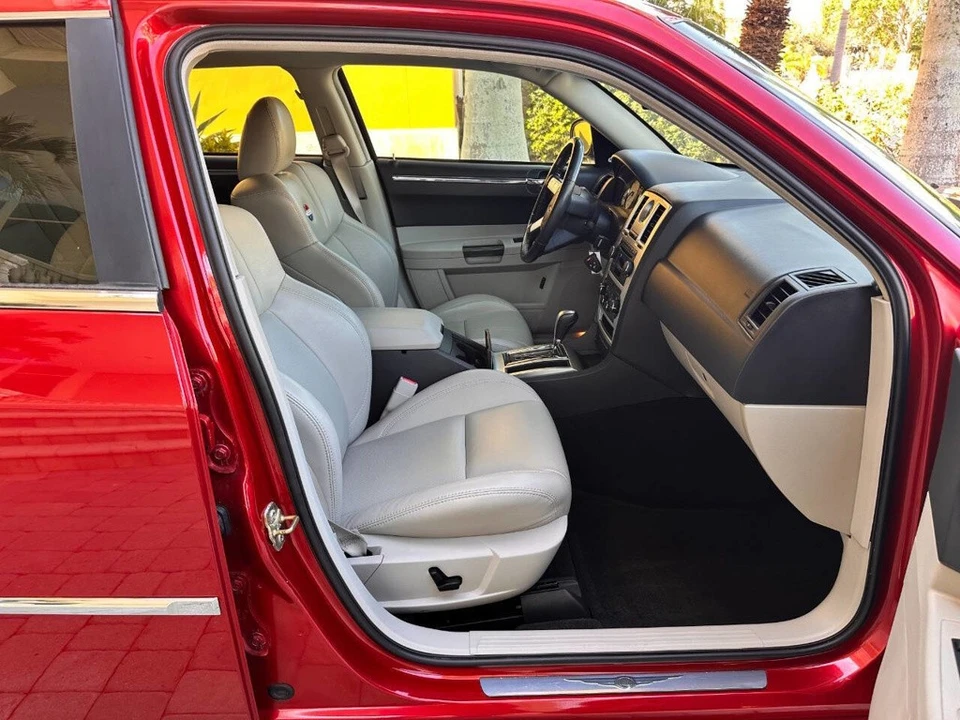 2006 Chrysler 300 (2005-2023) - Image 23 of 24