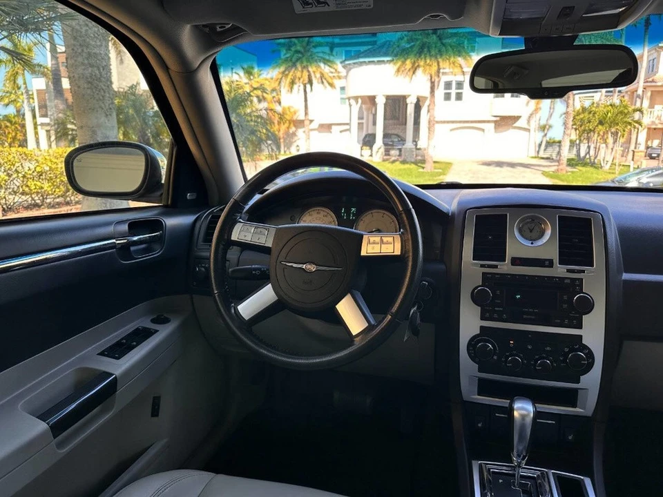 2006 Chrysler 300 (2005-2023) - Image 11 of 24