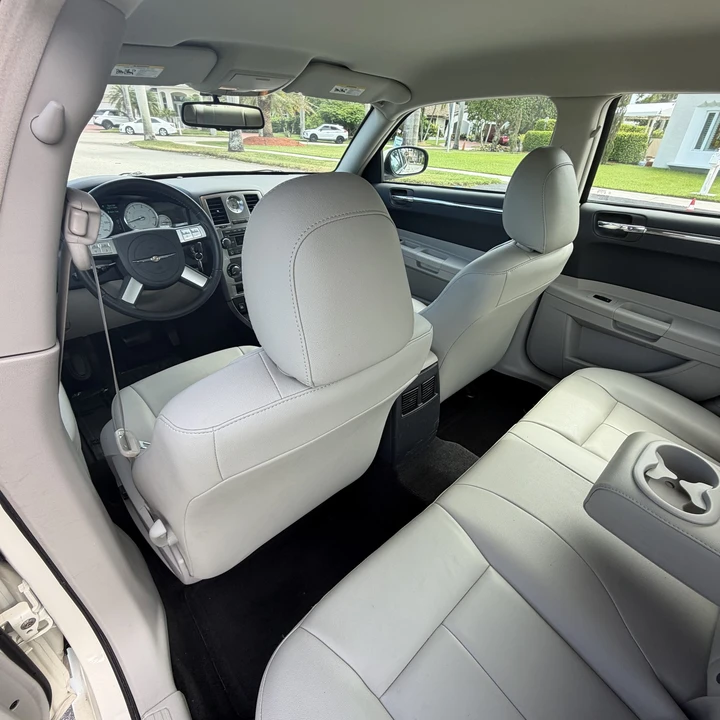2006 Chrysler 300 (2005-2023) - Image 30 of 31