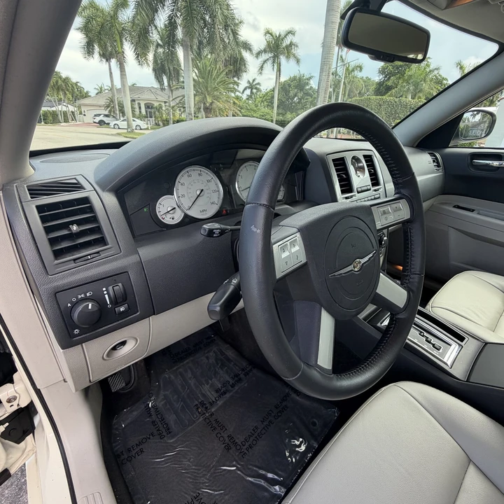 2006 Chrysler 300 (2005-2023) - Image 19 of 31