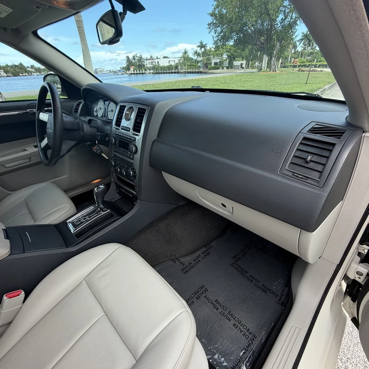 2006 Chrysler 300 (2005-2023) - Image 27 of 31