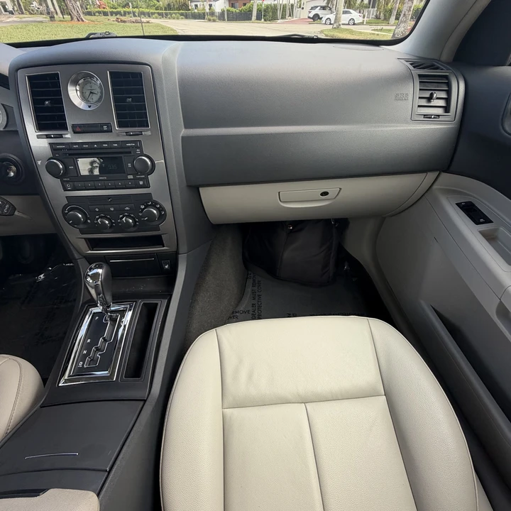 2006 Chrysler 300 (2005-2023) - Image 26 of 31