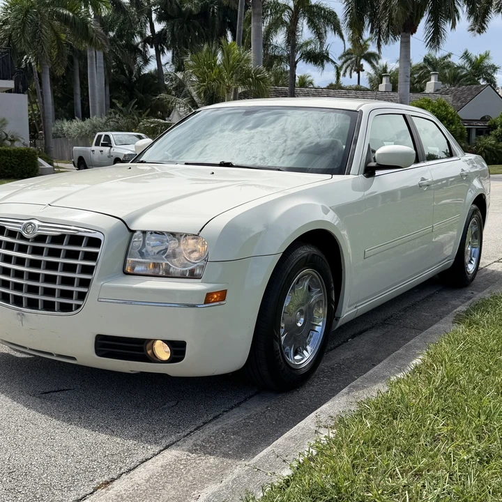 2006 Chrysler 300 (2005-2023) - Image 5 of 31