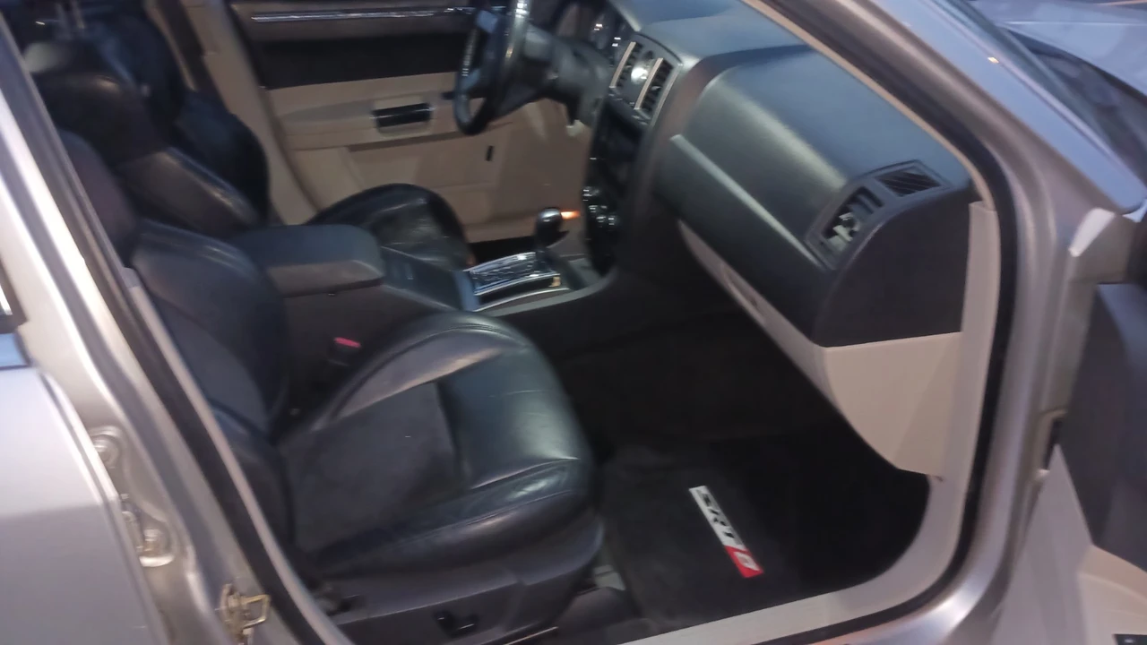 2006 Chrysler 300 (2005-2023) - Image 5 of 19