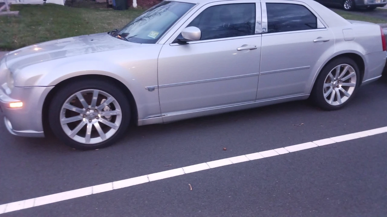2006 Chrysler 300 (2005-2023) - Image 2 of 20