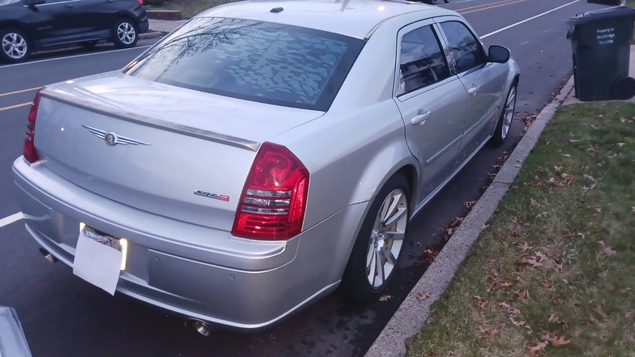 2006 Chrysler 300 (2005-2023) - Image 3 of 20