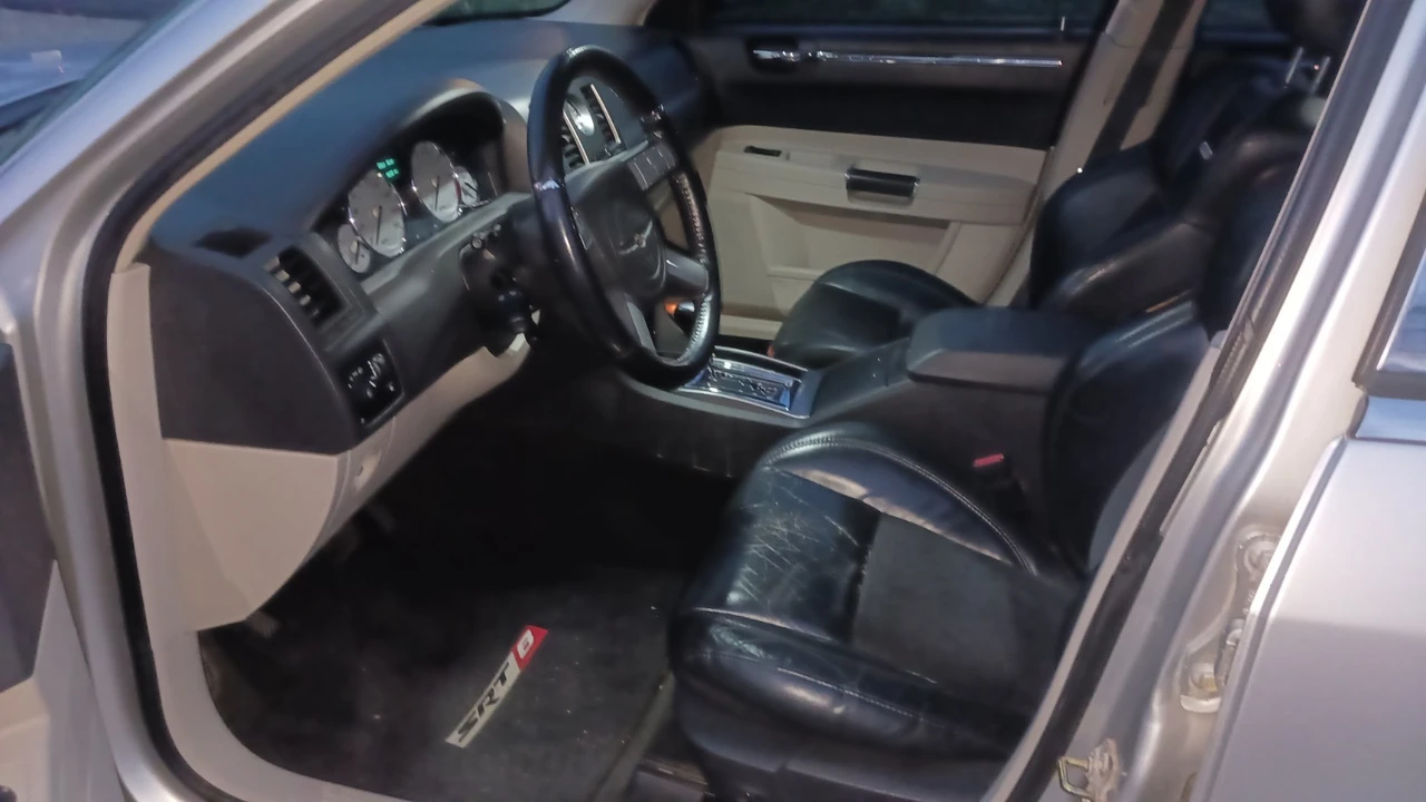 2006 Chrysler 300 (2005-2023) - Image 3 of 19