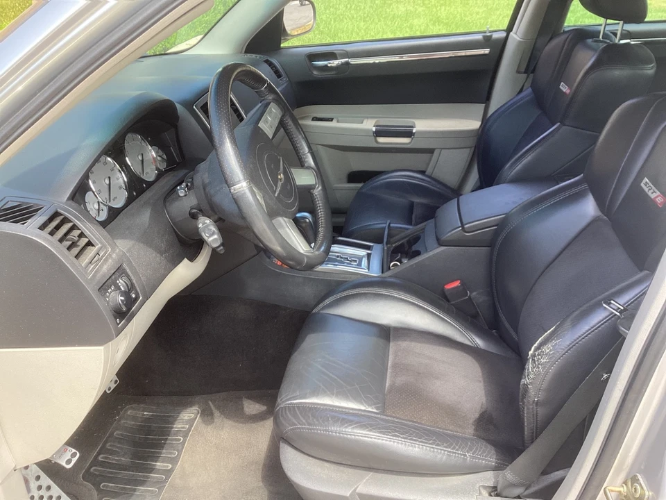 2006 Chrysler 300 (2005-2023) - Image 7 of 10