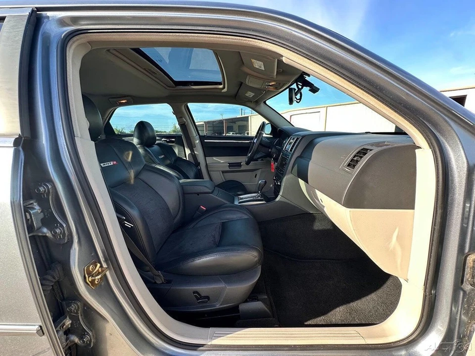 2006 Chrysler 300 (2005-2023) - Image 15 of 24