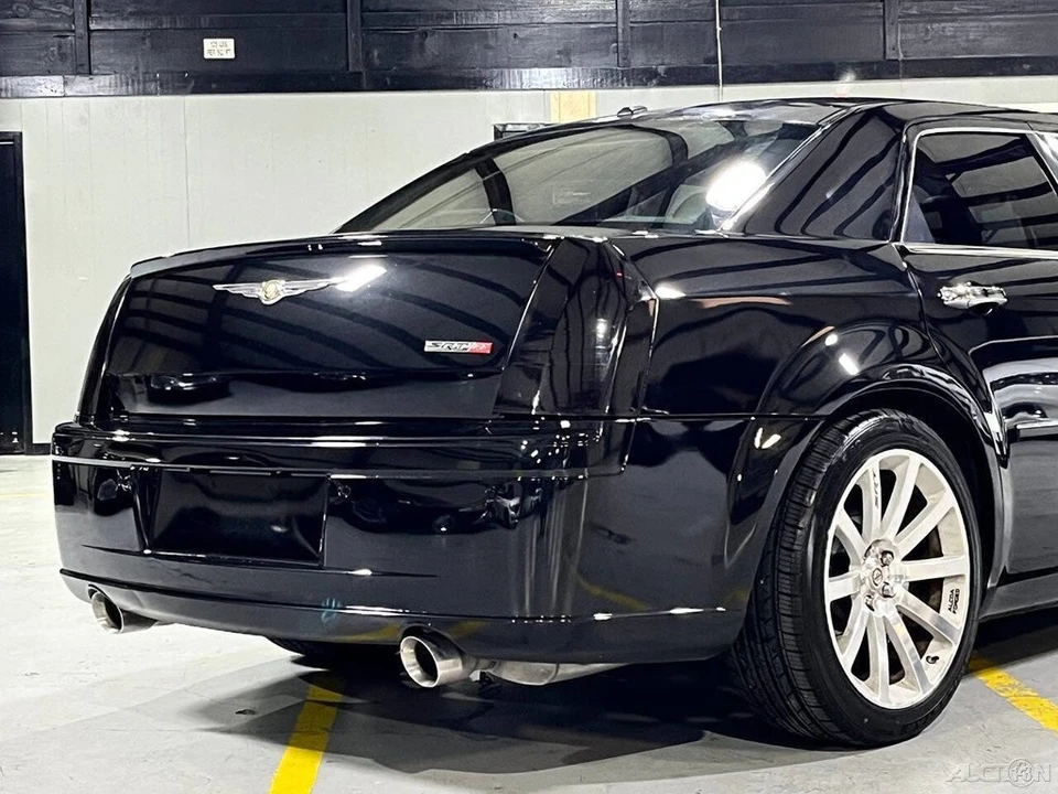 2006 Chrysler 300 (2005-2023) - Image 8 of 21
