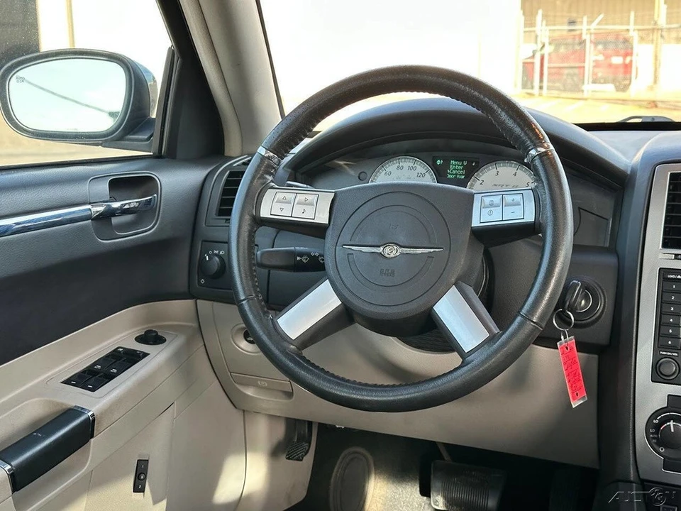 2006 Chrysler 300 (2005-2023) - Image 21 of 24