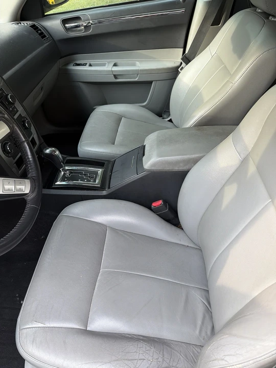 2006 Chrysler 300 (2005-2023) - Image 4 of 7