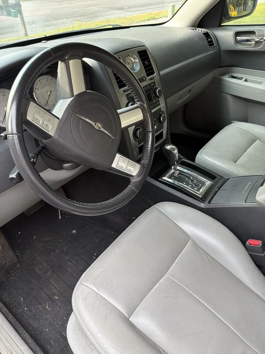 2006 Chrysler 300 (2005-2023) - Image 3 of 7