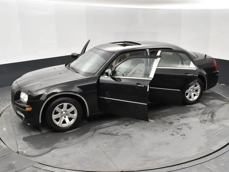 2006 Chrysler 300 (2005-2023) - Image 7 of 12
