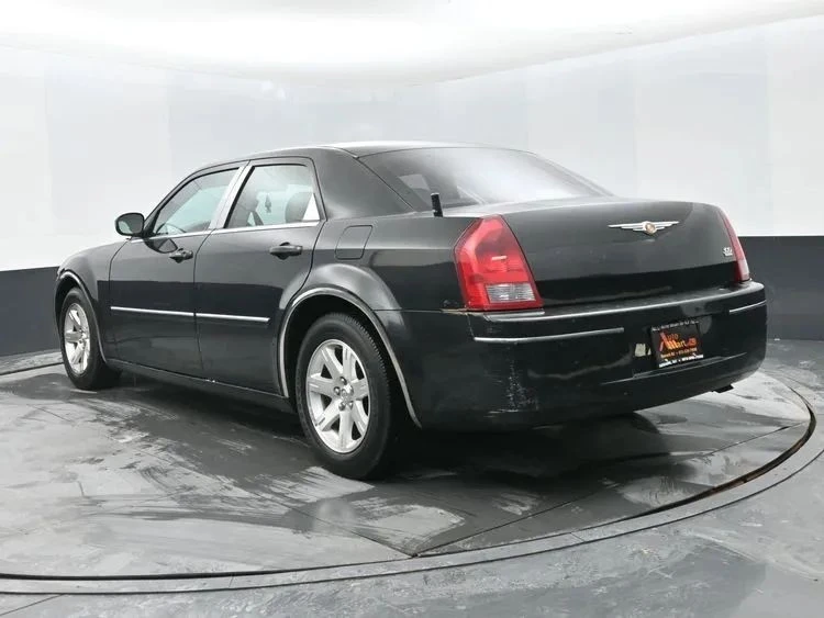 2006 Chrysler 300 (2005-2023) - Image 8 of 12