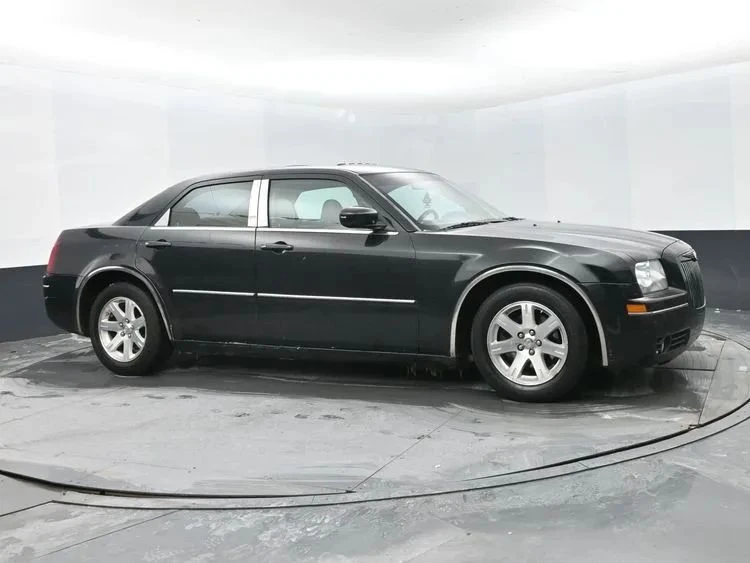 2006 Chrysler 300 (2005-2023) - Image 2 of 12