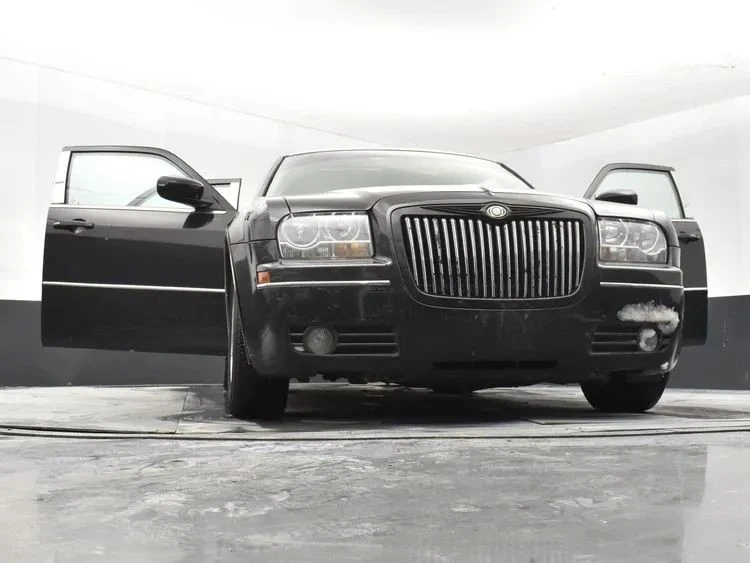 2006 Chrysler 300 (2005-2023) - Image 11 of 12