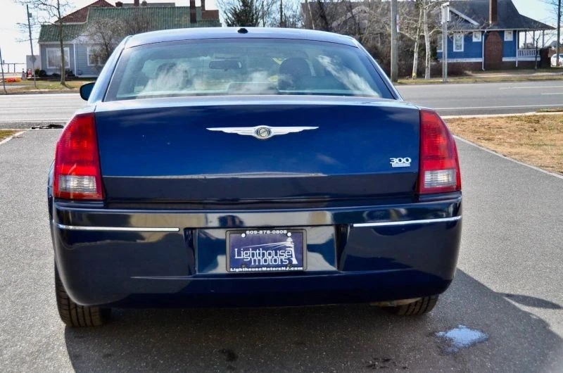 2006 Chrysler 300 (2005-2023) - Image 9 of 12