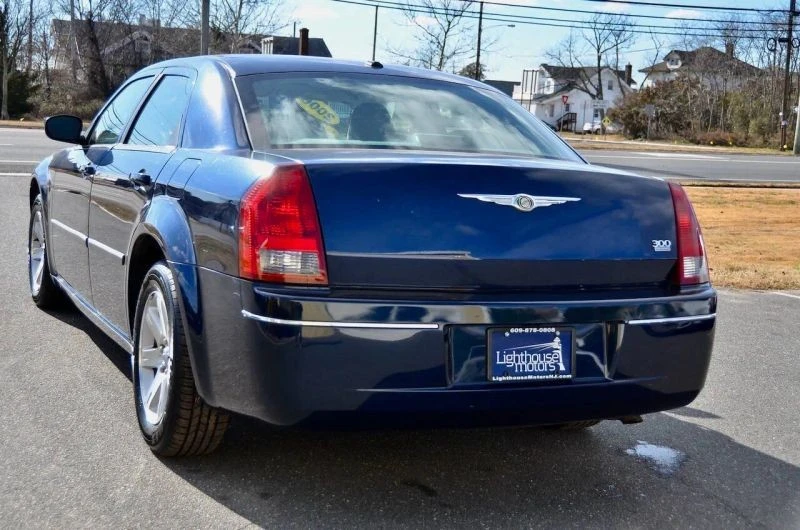 2006 Chrysler 300 (2005-2023) - Image 8 of 12