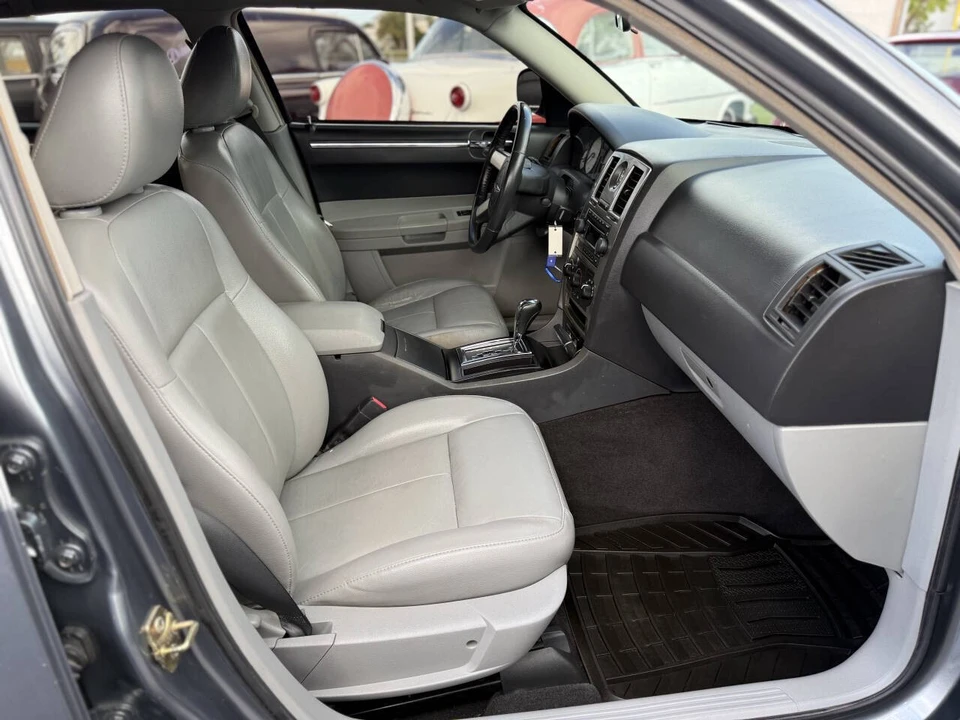2006 Chrysler 300 (2005-2023) - Image 18 of 21