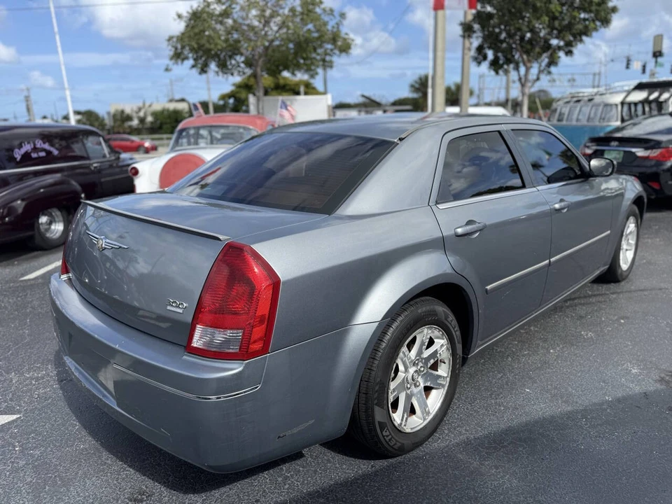 2006 Chrysler 300 (2005-2023) - Image 6 of 21