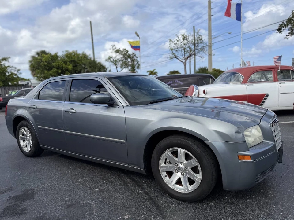 2006 Chrysler 300 (2005-2023) - Image 7 of 21