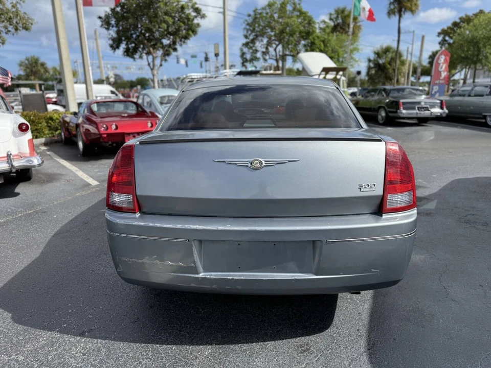 2006 Chrysler 300 (2005-2023) - Image 5 of 21