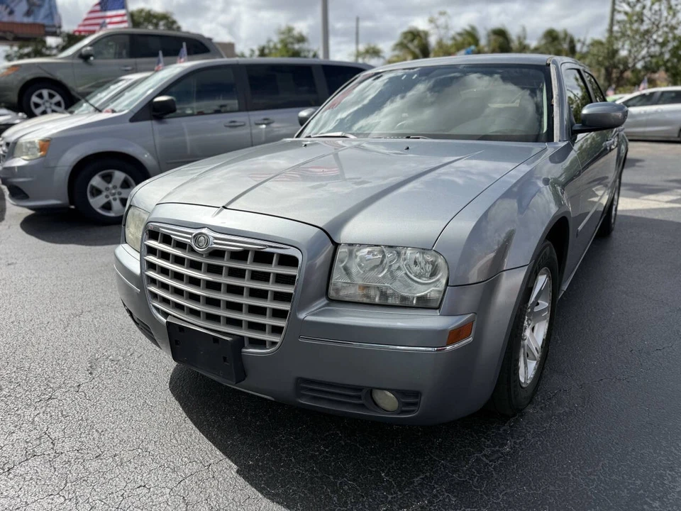 2006 Chrysler 300 (2005-2023) - Image 2 of 21