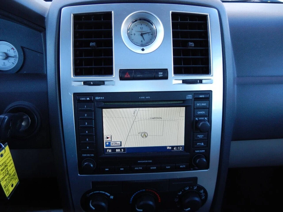 2006 Chrysler 300 (2005-2023) - Image 3 of 21