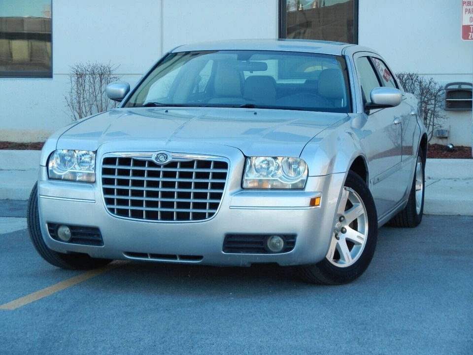 2006 Chrysler 300 (2005-2023) - Image 5 of 21