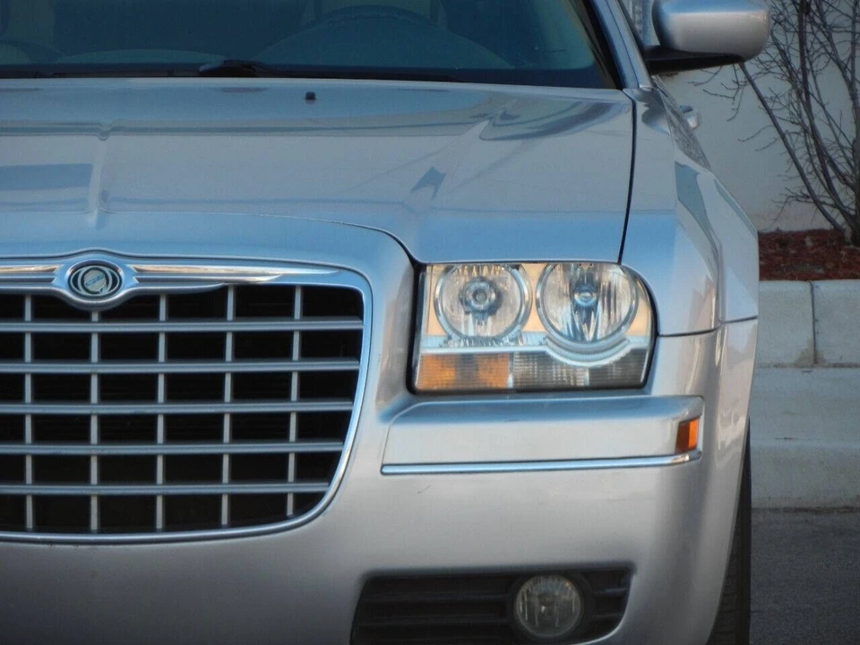 2006 Chrysler 300 (2005-2023) - Image 10 of 21