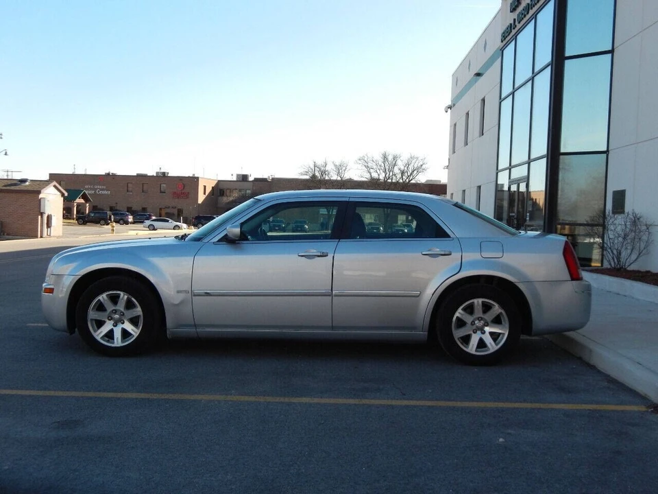 2006 Chrysler 300 (2005-2023) - Image 12 of 12