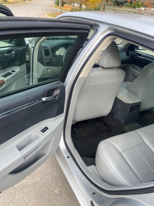 2006 Chrysler 300 (2005-2023) - Image 15 of 24
