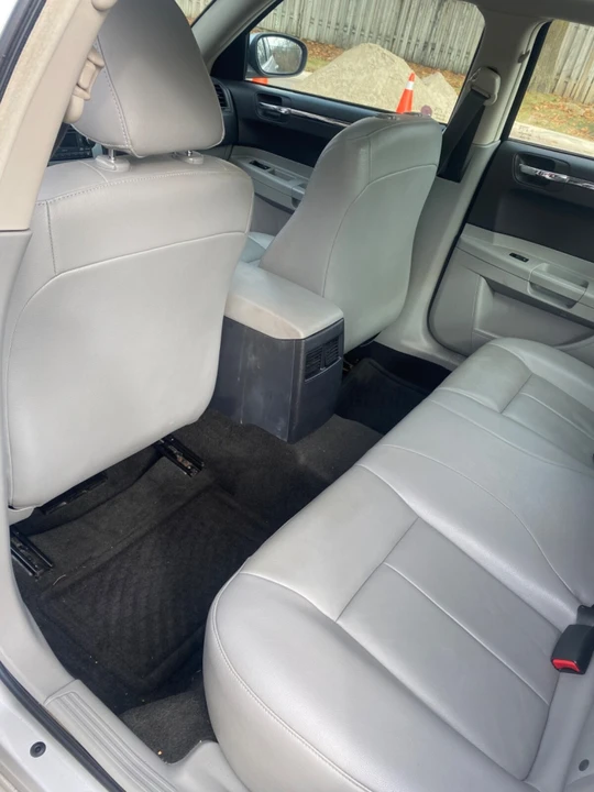 2006 Chrysler 300 (2005-2023) - Image 14 of 24